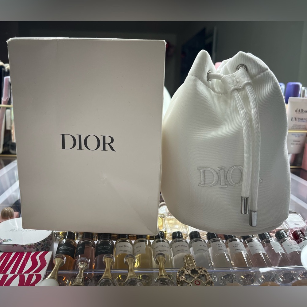 Dior Cream Drawstring Pouch - Picture 1 of 2